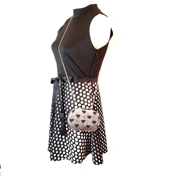 Beth Jordan heart print clutch bag w/ chain - Picture 7 of 8